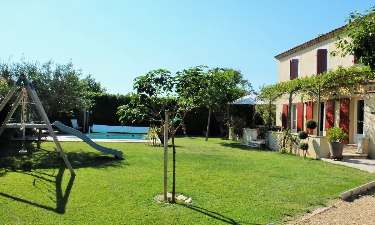 Rognonas Villa | Provencal villa with pool between Avignon and St Remy de Provence