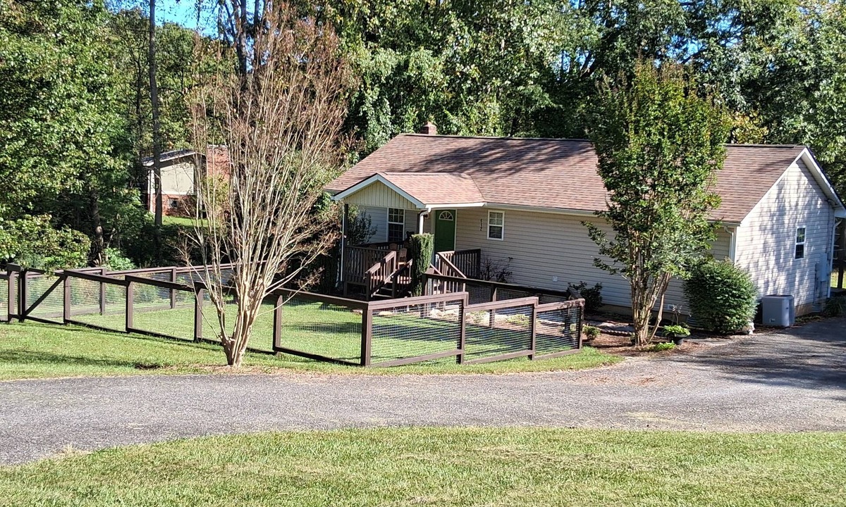 Fletcher House | Prvt quiet home Best Location nWNC AgCntr,Arprt,DT AVL,waterfalls,hiking & more