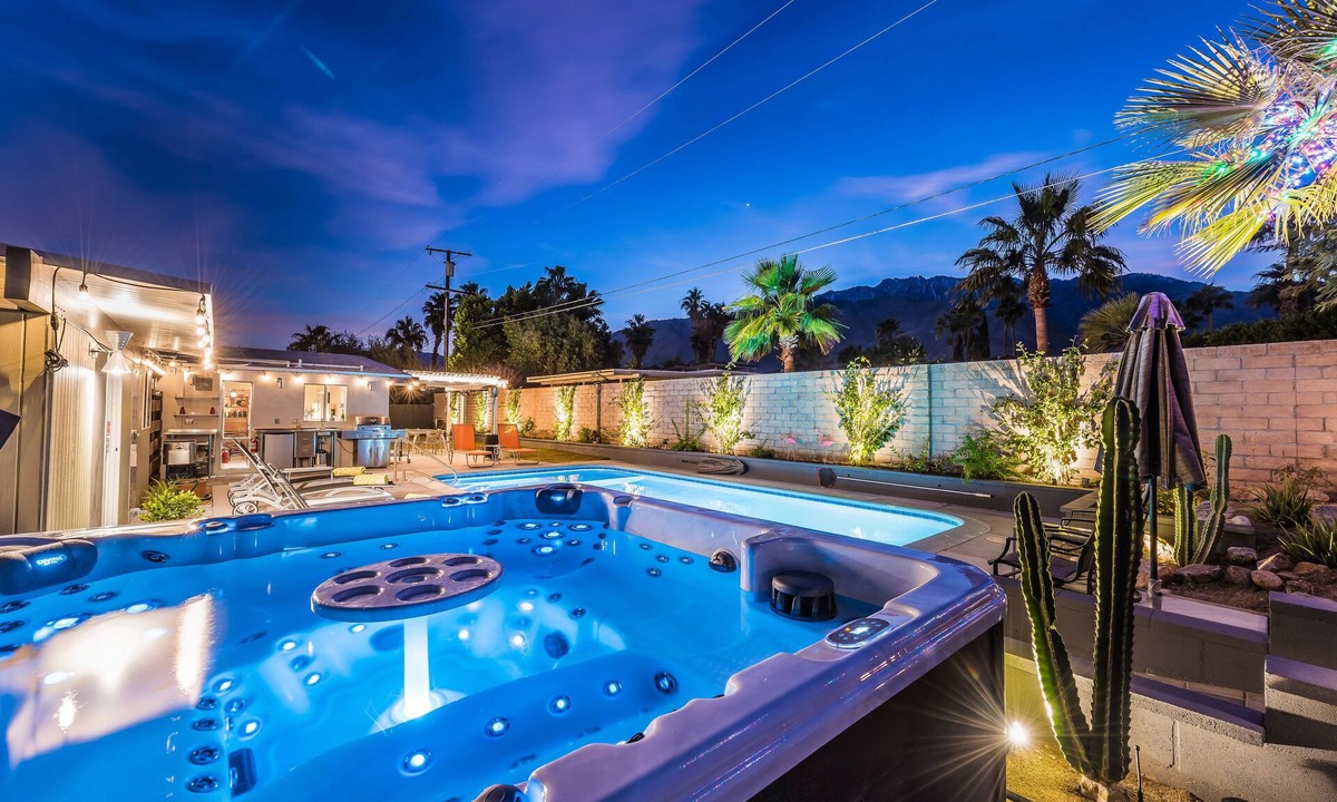 Racquet Club Estates House | PS TheMidMod: Mid-Century Style with Modern Comfort!