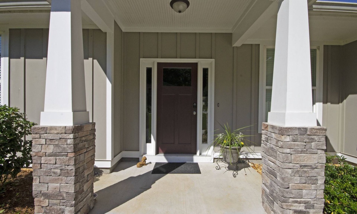 Peachtree City House | PTC Nearly New Open Concept Ranch-Clean, Spacious