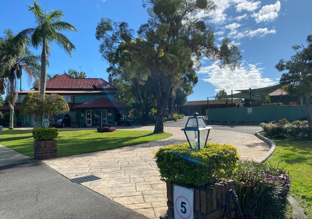 Loganholme Hotel | Puffers Inn