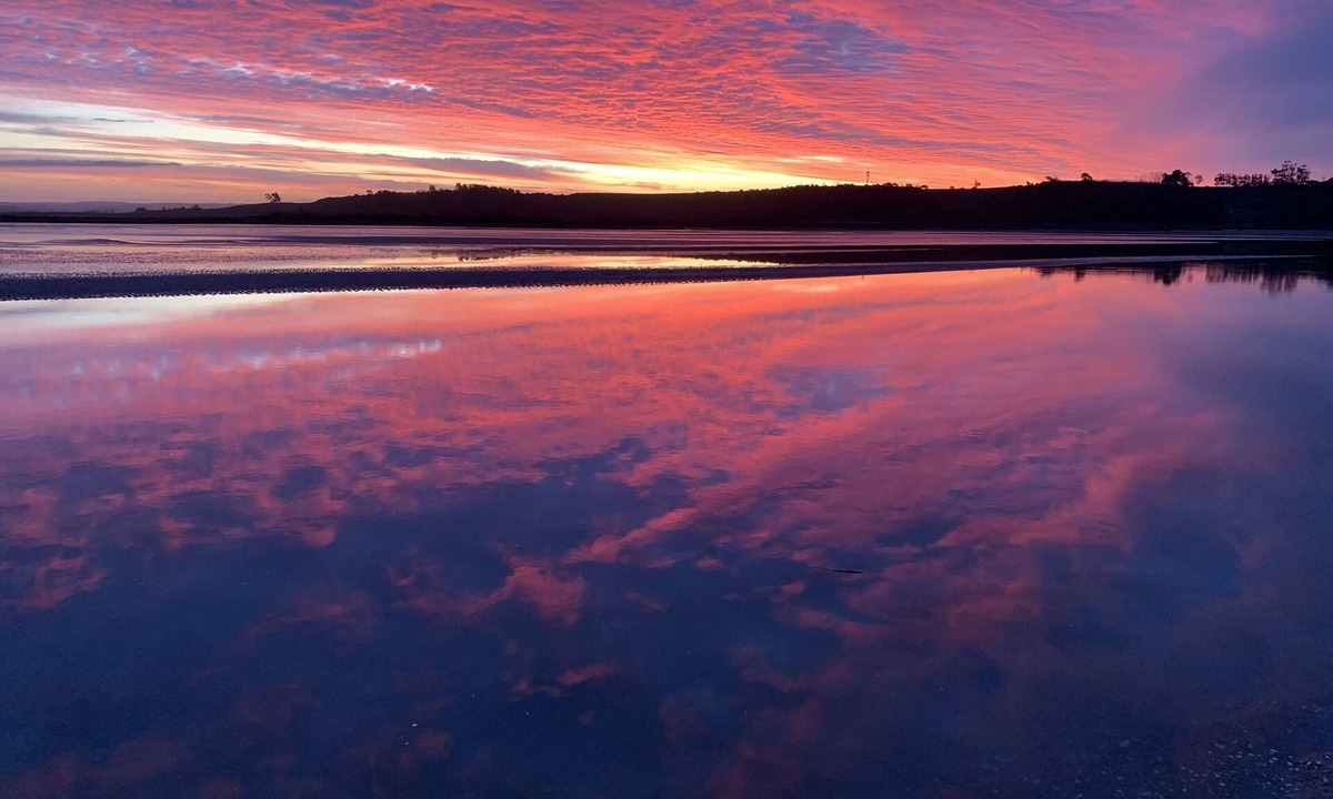 Pukehina Apartment | Pukehina Estuary Sunset Views Studio