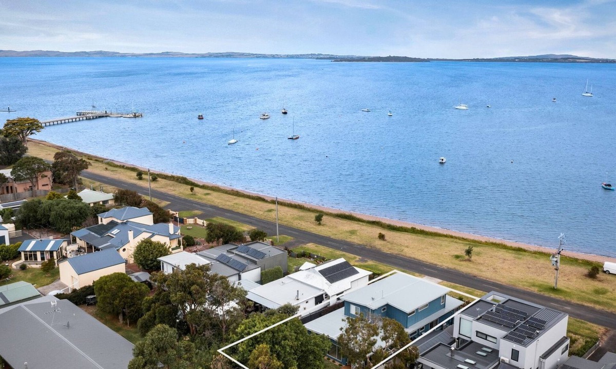 Rhyll House | Pukeko Beach House in Rhyll