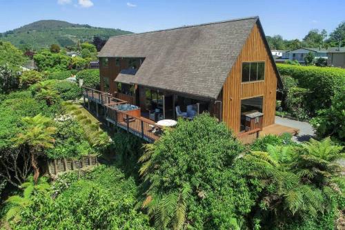 Kawaha Point House | Pukeko Landing