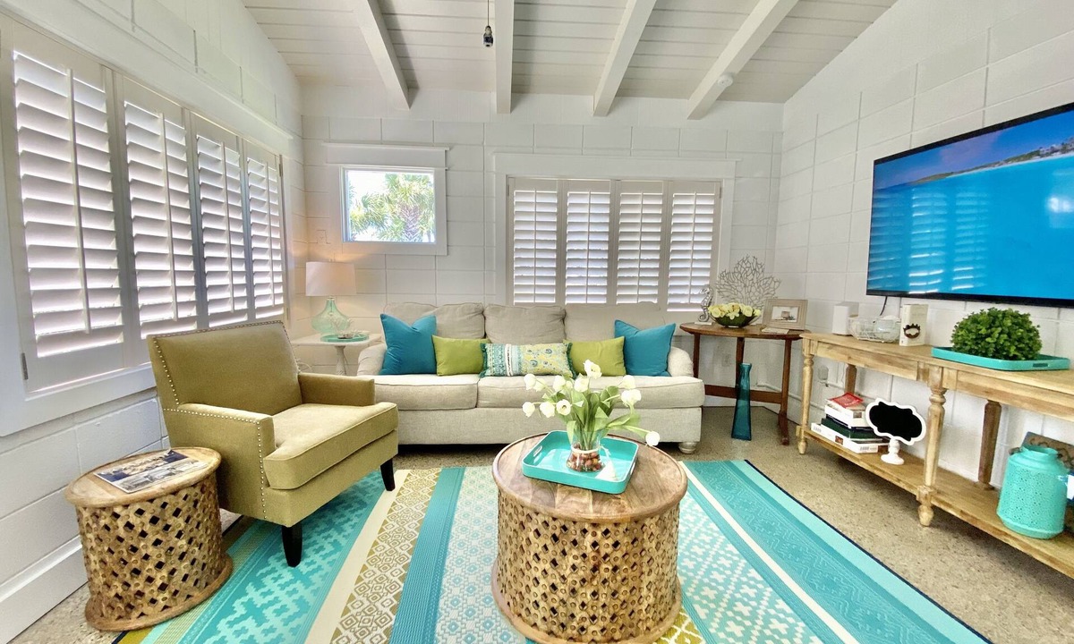 Laguna Beach Estates House | Pup Friendly~ Quiet Laguna Beach Cottage~ Remodeled ~4 Doors to the Beach via Acess #81