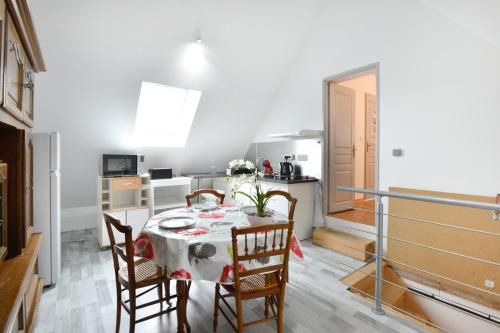 Saint-Regnobert-de-la-Cote-de-Nacre Apartment | Pura Vida - Appt à 400m de la plage