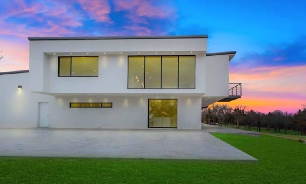 Ardmore House | Pure Lux W Indoor Pool/Spa, Gameroom, Movie Theater, Near Beach!