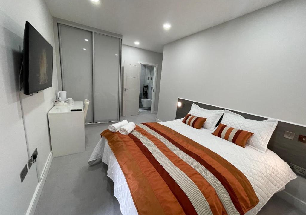 Sanderstead House | Purley Lodge