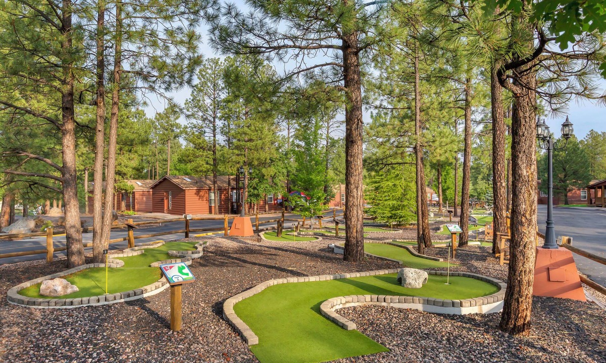 Pinetop Hotel | PVC at The Roundhouse Resort
