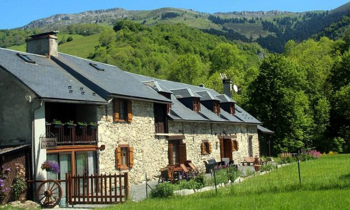 Campan House | Pyrène - double room with bathroom