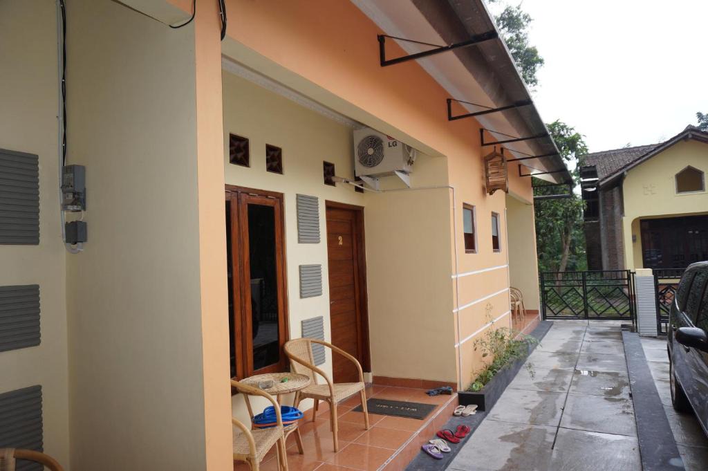 Banjarasri House | QQ Guesthouse
