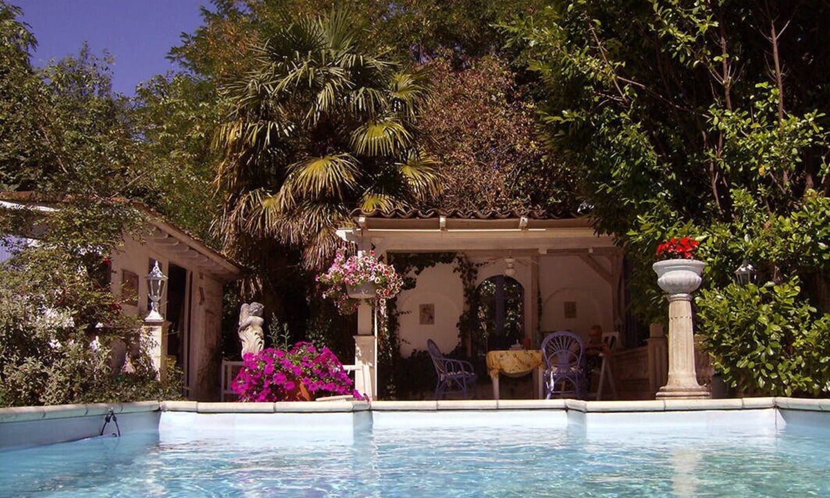 Villepinte House | Quaint 8-bedroom house in Villepinte perfect for group stays