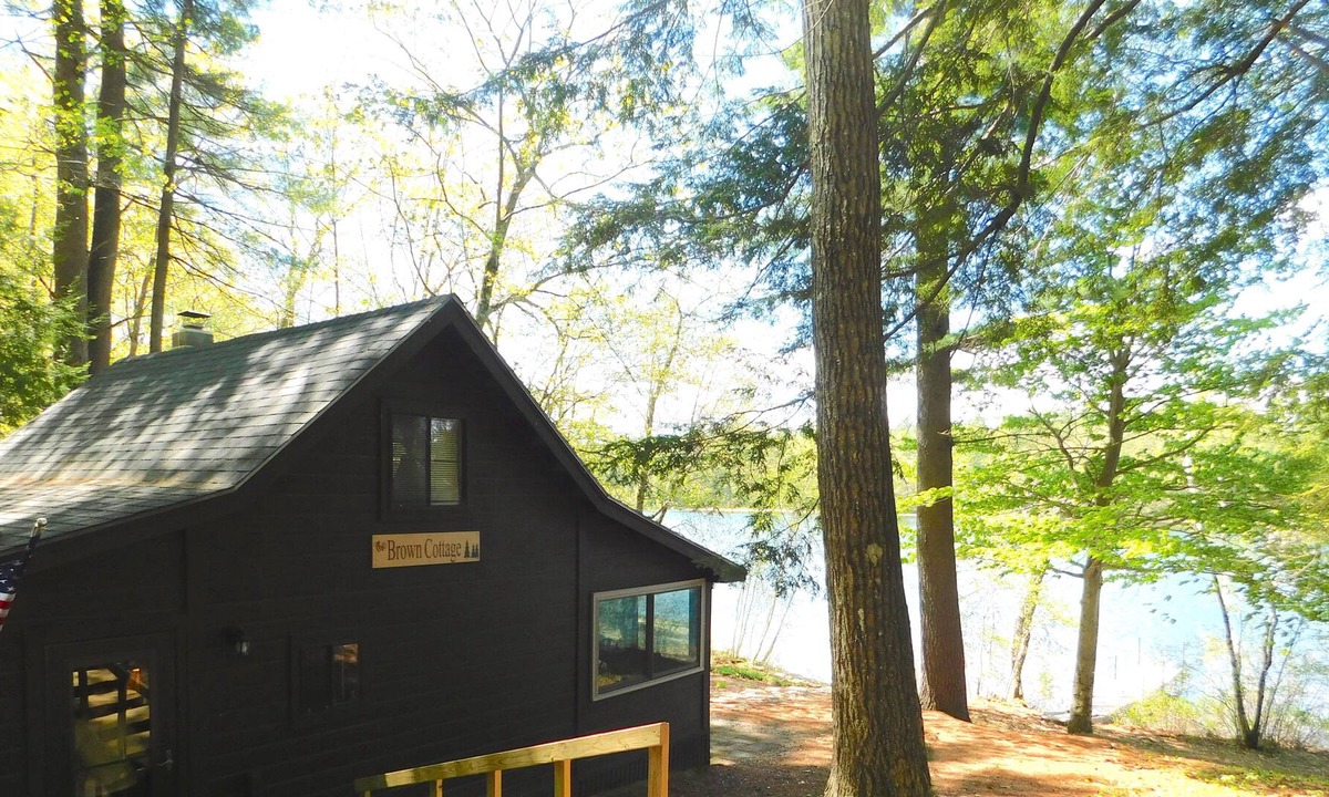 Oxford Cottage | Quaint and cozy Maine cottage on quiet Hogan Pond with large sandy beach!