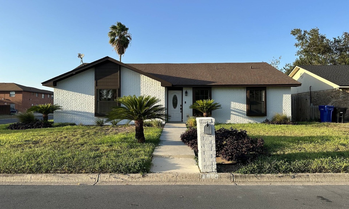 McAllen House | Quaint and quiet home away from home!