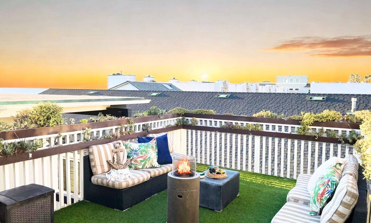 South Oceanside Condo | Quaint Beachside Escape P1615-4