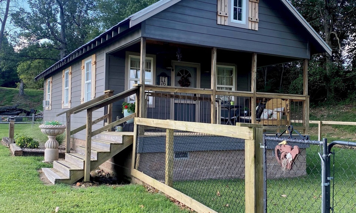 Springdale Cabin | Quaint cabin in foothills of the Ozarks - quick access to Fayetteville and NWA!
