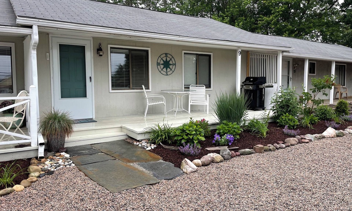 Charlestown Condo | Quaint Condo 5 Min From The Beach