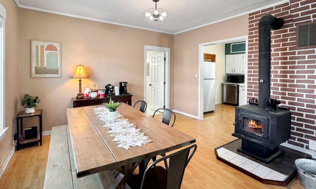 Cascade Cabin | Quaint Cottage in downtown Cascade