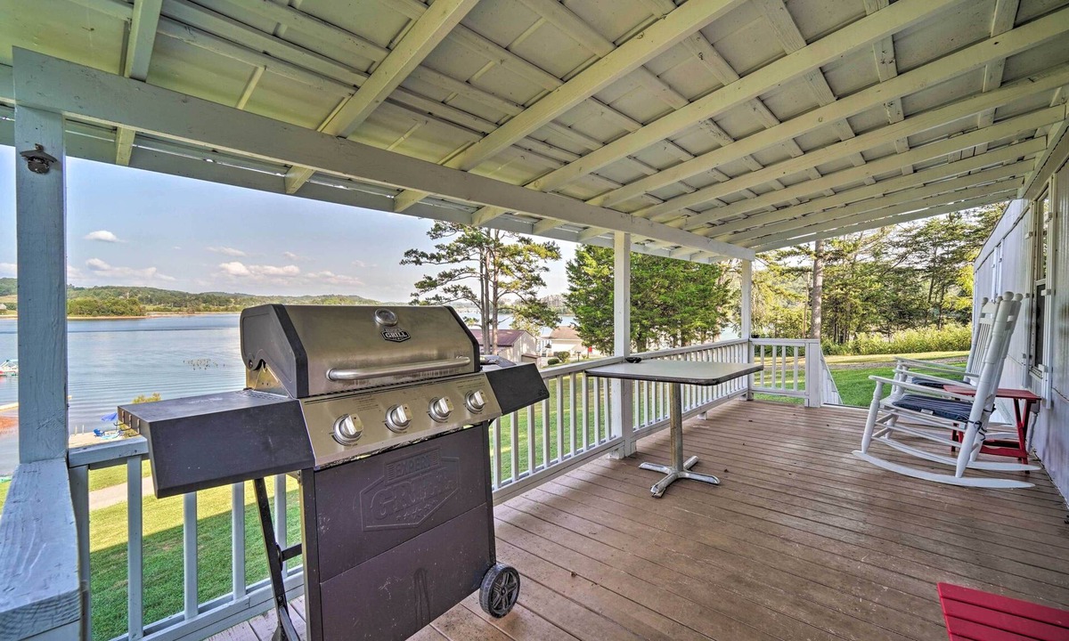 Bean Station Cottage | Quaint Cottage Overlooking Cherokee Reservoir