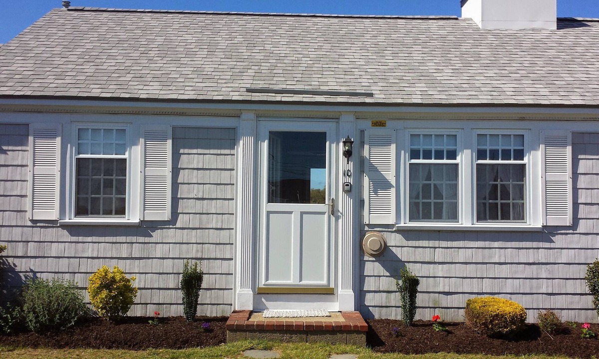 West Dennis Cottage | Quaint Cottage Steps Away from West Dennis Beach!