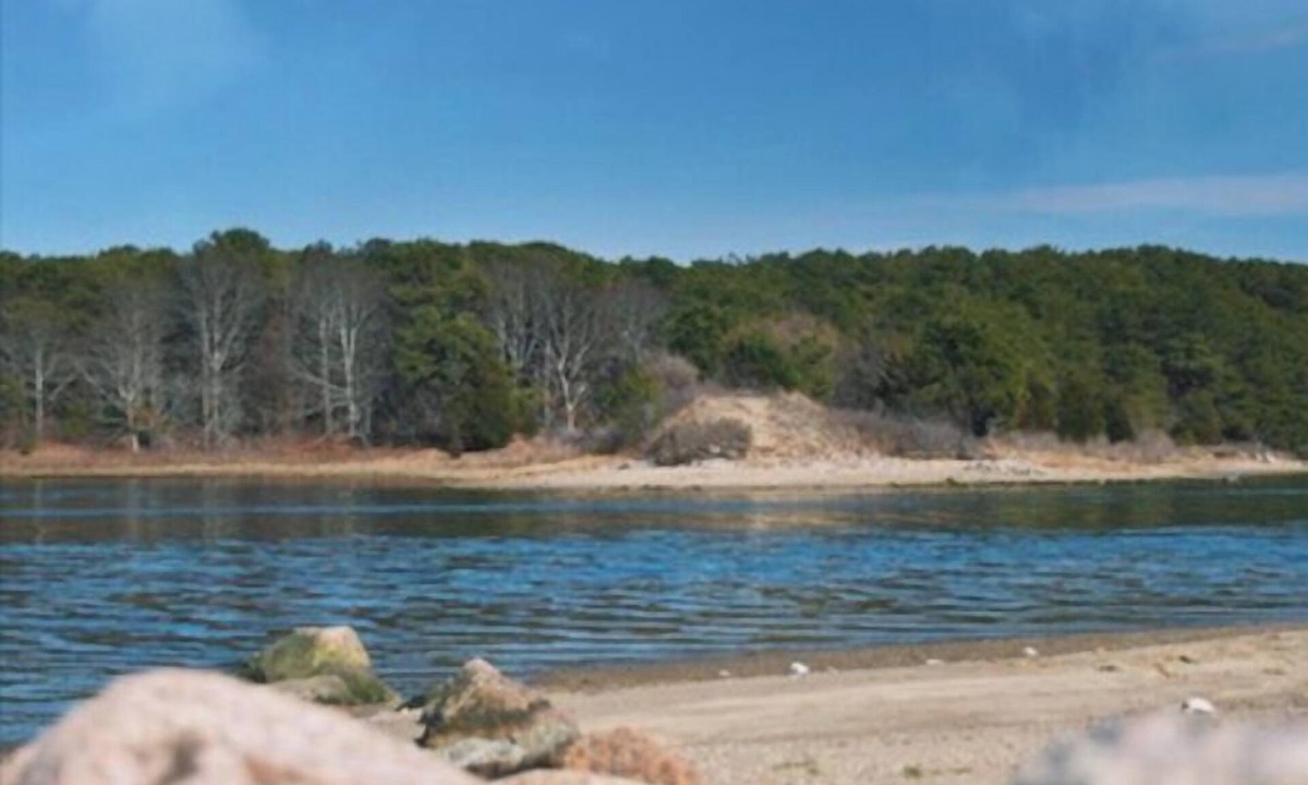 East Falmouth House | Quaint Cozy Beach Cape Escape