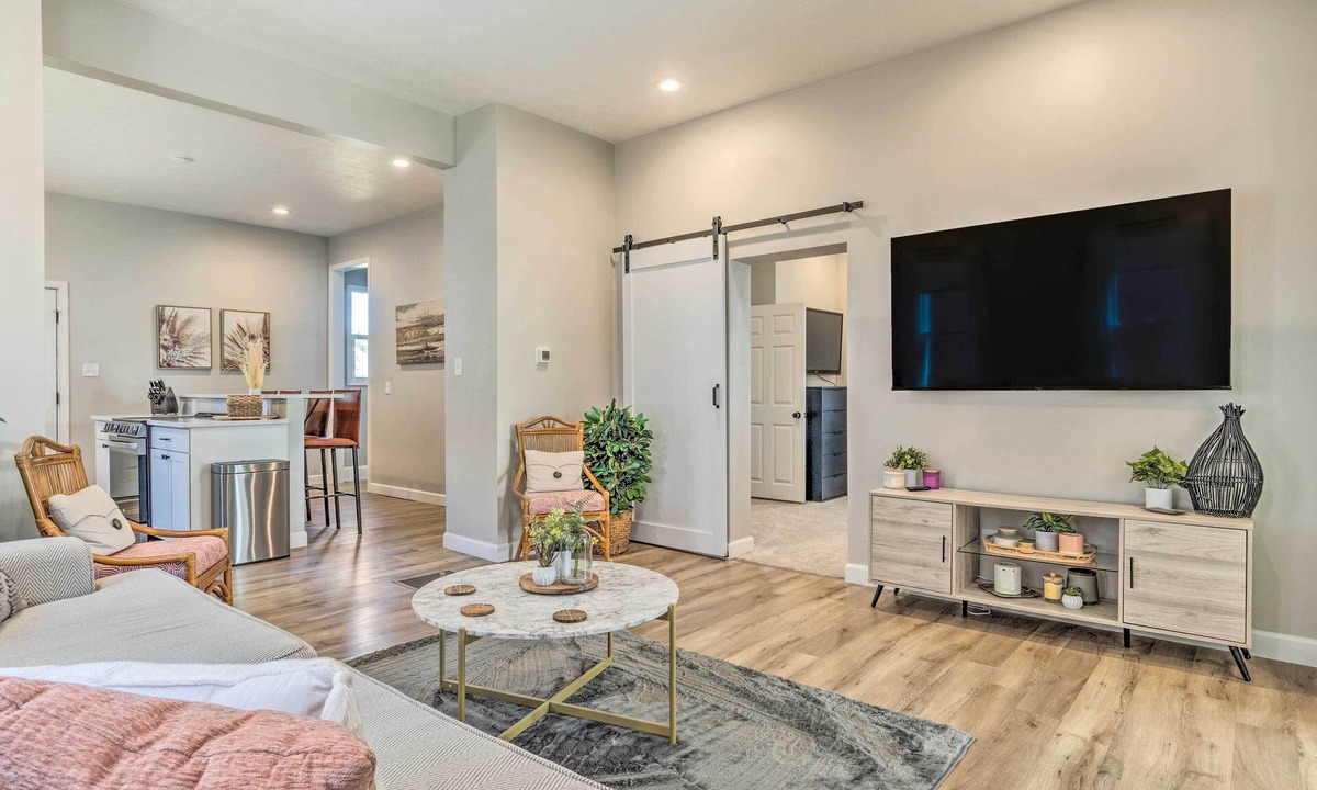 Near Eastside Cottage | Quaint + Cozy Indianapolis Getaway w/Yard!