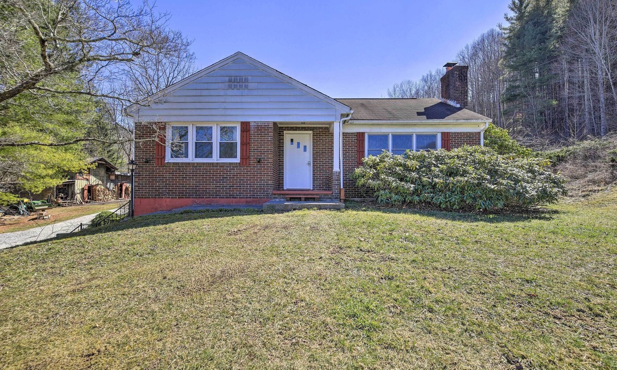 Atkins House | Quaint Creekside Home w/Spacious Deck & Yard