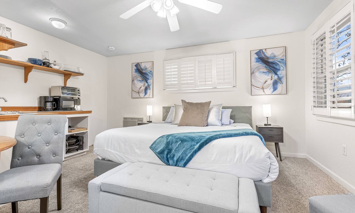 Ashland Apartment | Quaint Downtown Ashland Studio- pet friendly!