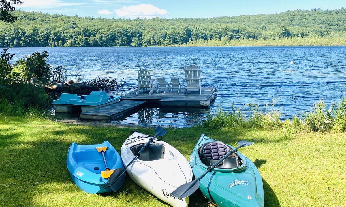 Dunbarton Cottage | Quaint Dunbarton Waterfront Cottage