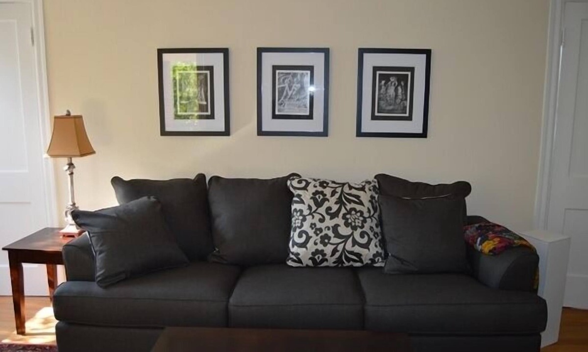 Knox - Henderson Apartment | Quaint Duplex Lower Greenville Area - Close to Fair Park, SMU & World Cup events