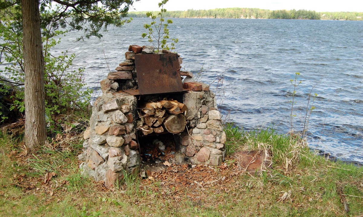 Rideau Lakes Cottage | Quaint Fishing Cottage