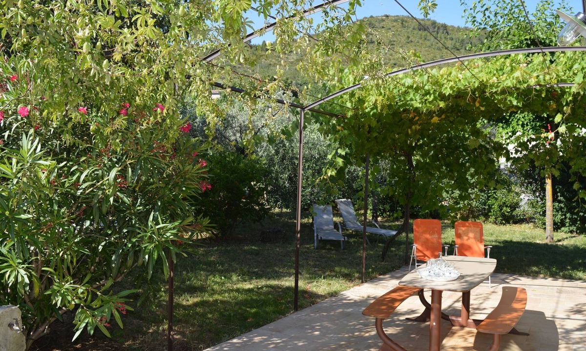 Les Vans House | Quaint Holiday Home in Les Vans with Swimming Pool