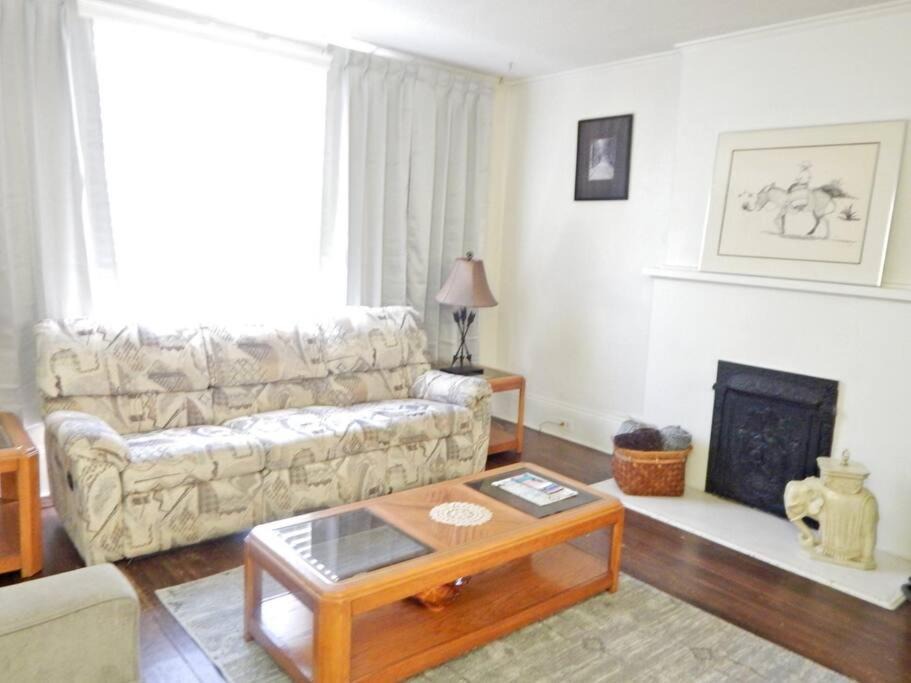 El Paso Apartment | Quaint Home Away from Home