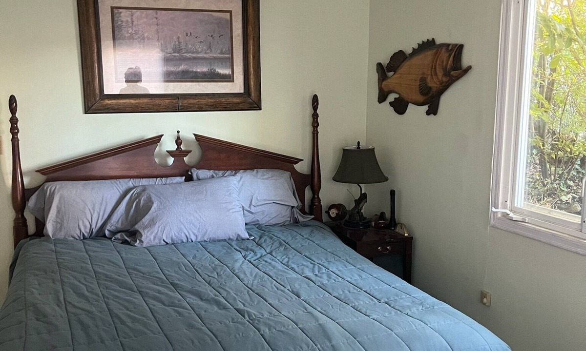 Silver Beach House | Quaint Lakehouse - Lake Whatcom