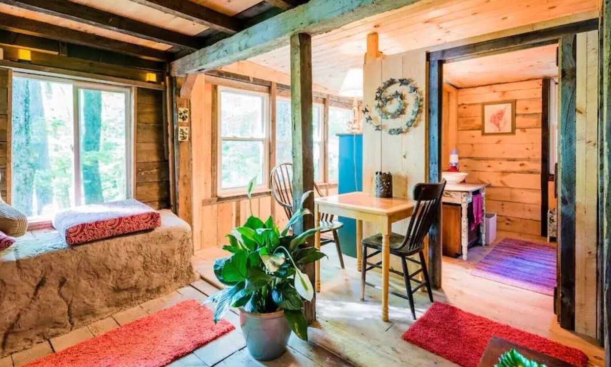Middleburgh Cabin | Quaint Lakeside Nature Cabin