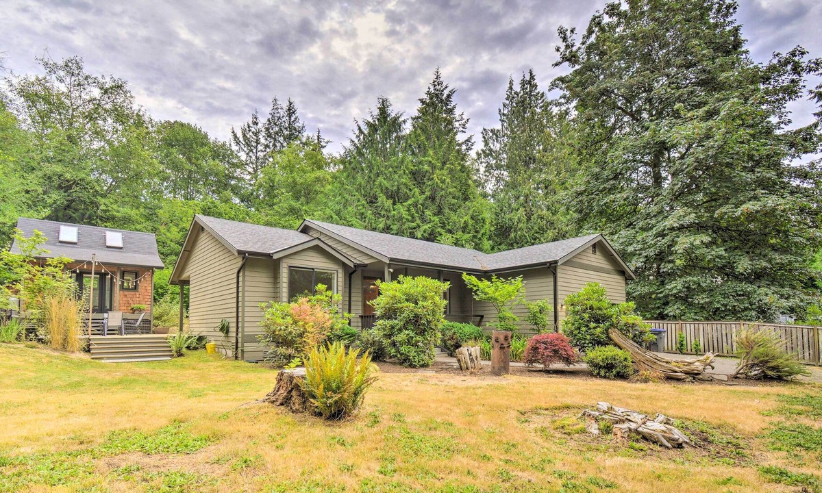 Suquamish House | Quaint Northwestern Home w/ Beach Access!
