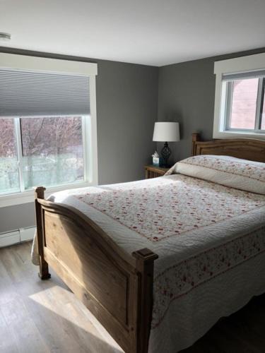 Redstone Apartment | Quaint Queen Mountain Getaway