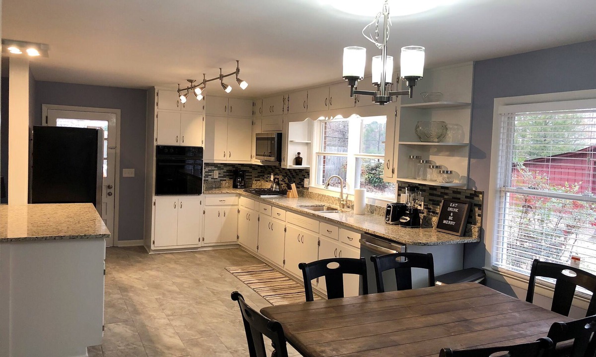 Fayetteville House | QUAINT REMODELED HOME