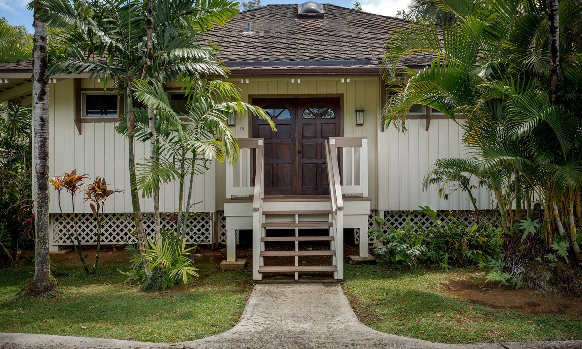 Princeville Cottage | Quaint stand-alone cottage - 2 bedroom 2 bath