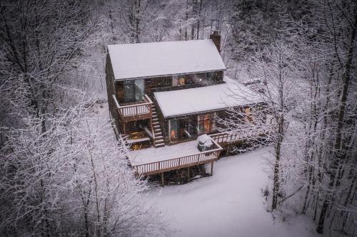 Moscow House | Quaint Stowe Cabin