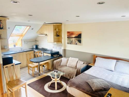 South Harrow Apartment | Quaint studio flat in Harrow