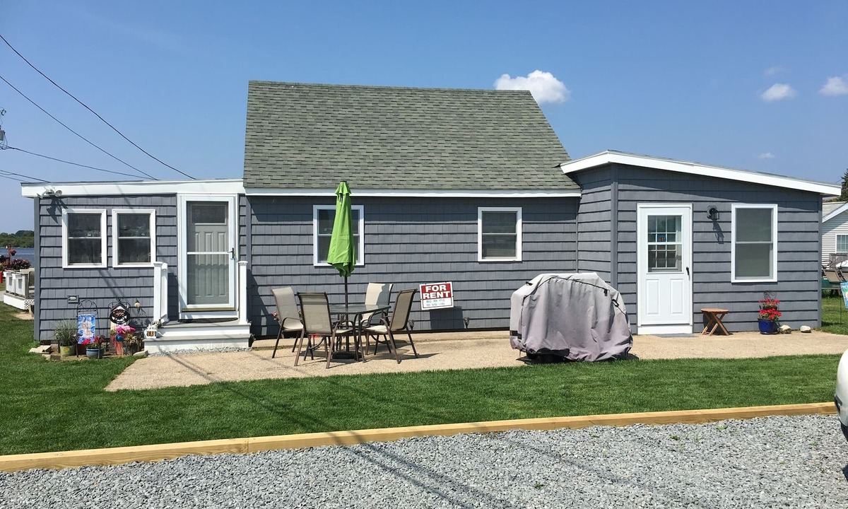 Snug Harbor Cottage | Quaint Summer Cottage