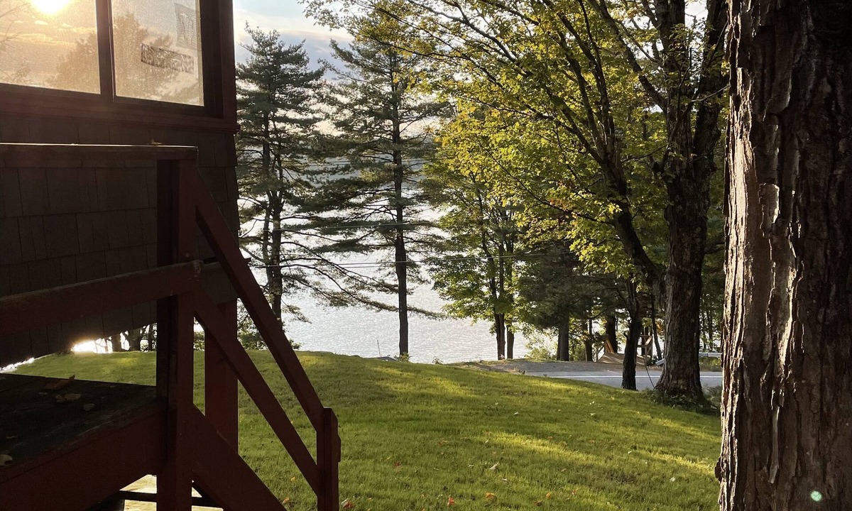 Day House | Quaint traditional Adirondack camp with modern amenities.