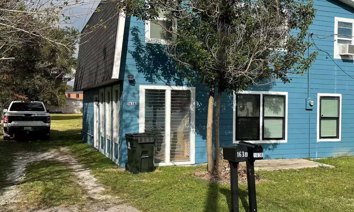 Houma Apartment | Quaint Upstairs Loft Apartment