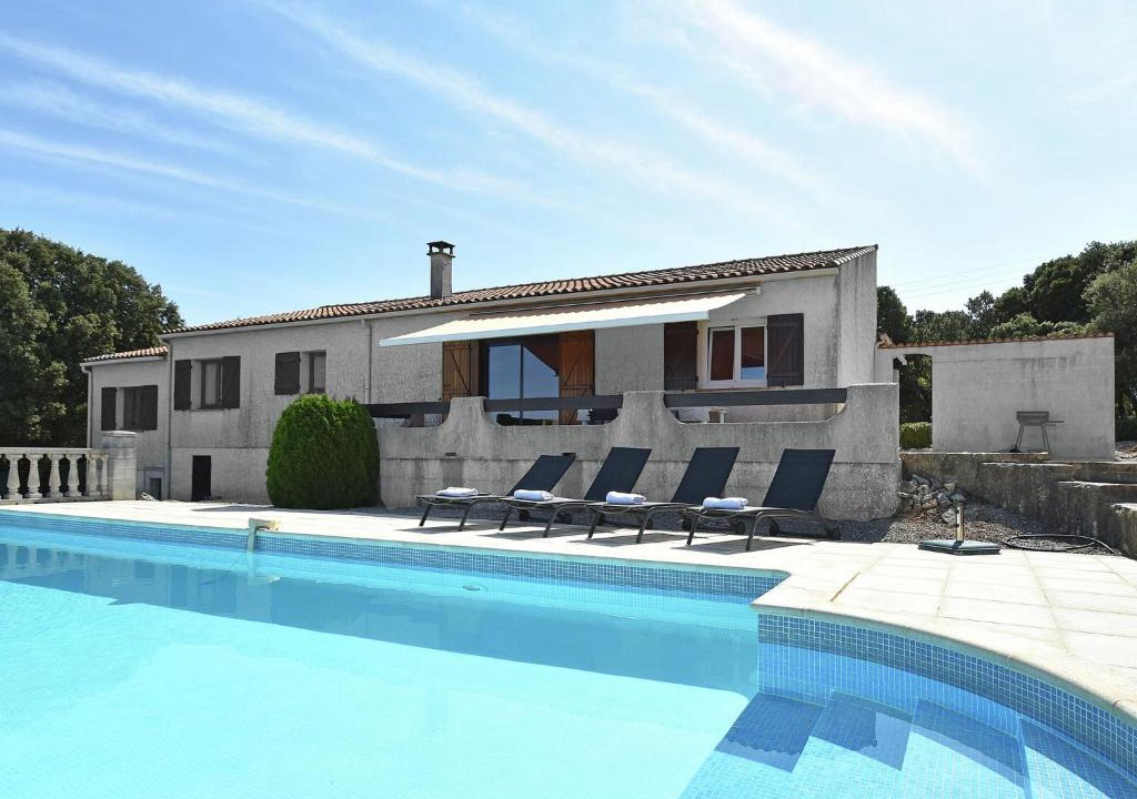 Argelliers Villa | Quaint Villa in Argelliers with Private Swimming Pool