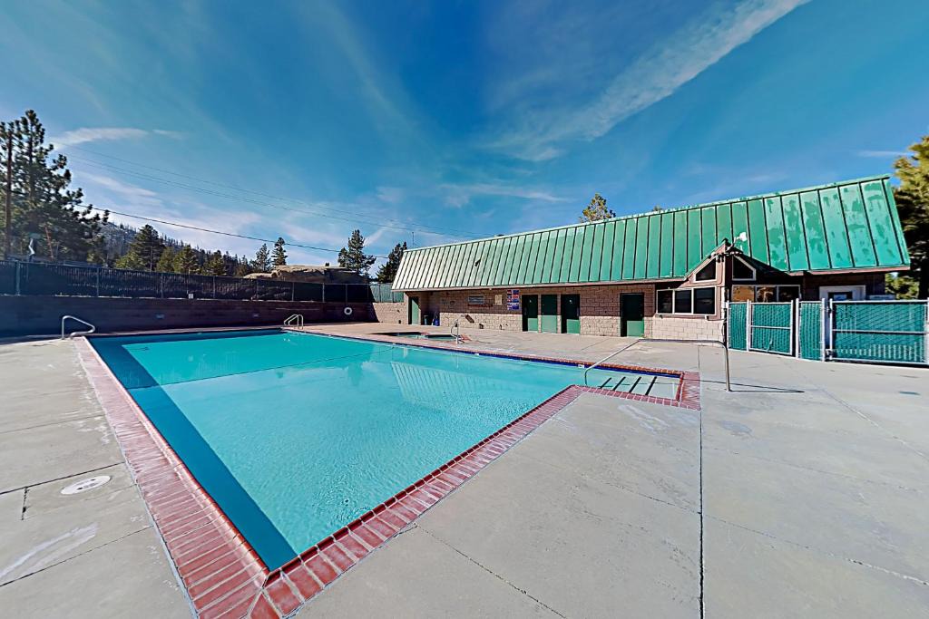 Tahoe Village Hotel | Quaking Aspen Lane C