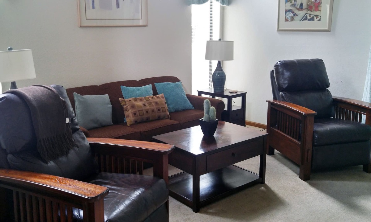 Pinetop Villa | Quality Hill Resort Villa, sleeps six, full kitchen, dining room, private patio