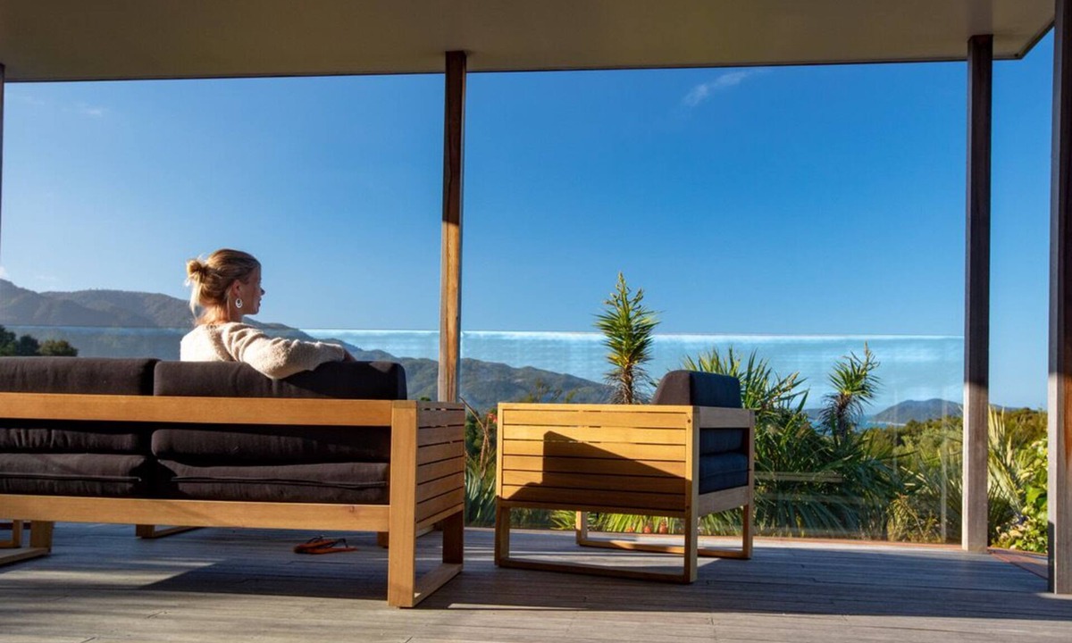 Ngaio Bay House | Quality home with stunning beach and magic views
