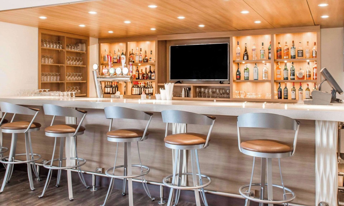 Saint-Laurent Hotel | Quality Hotel Dorval