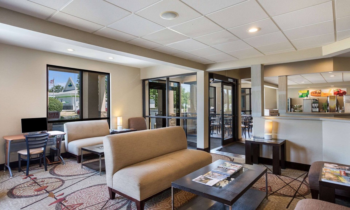 Colonie Hotel | Quality Inn Albany Colonie